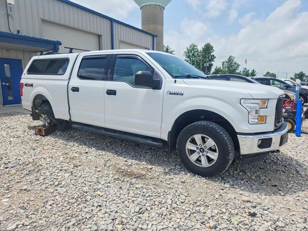 2017 FORD F150 SuperCrew — Passenger 3/4