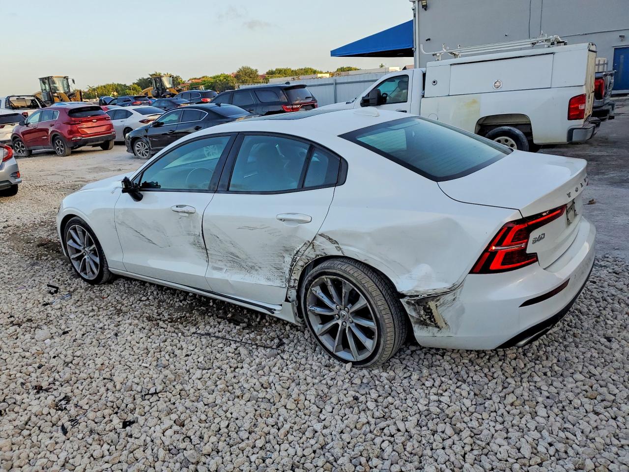 2020 VOLVO S60 Momentum