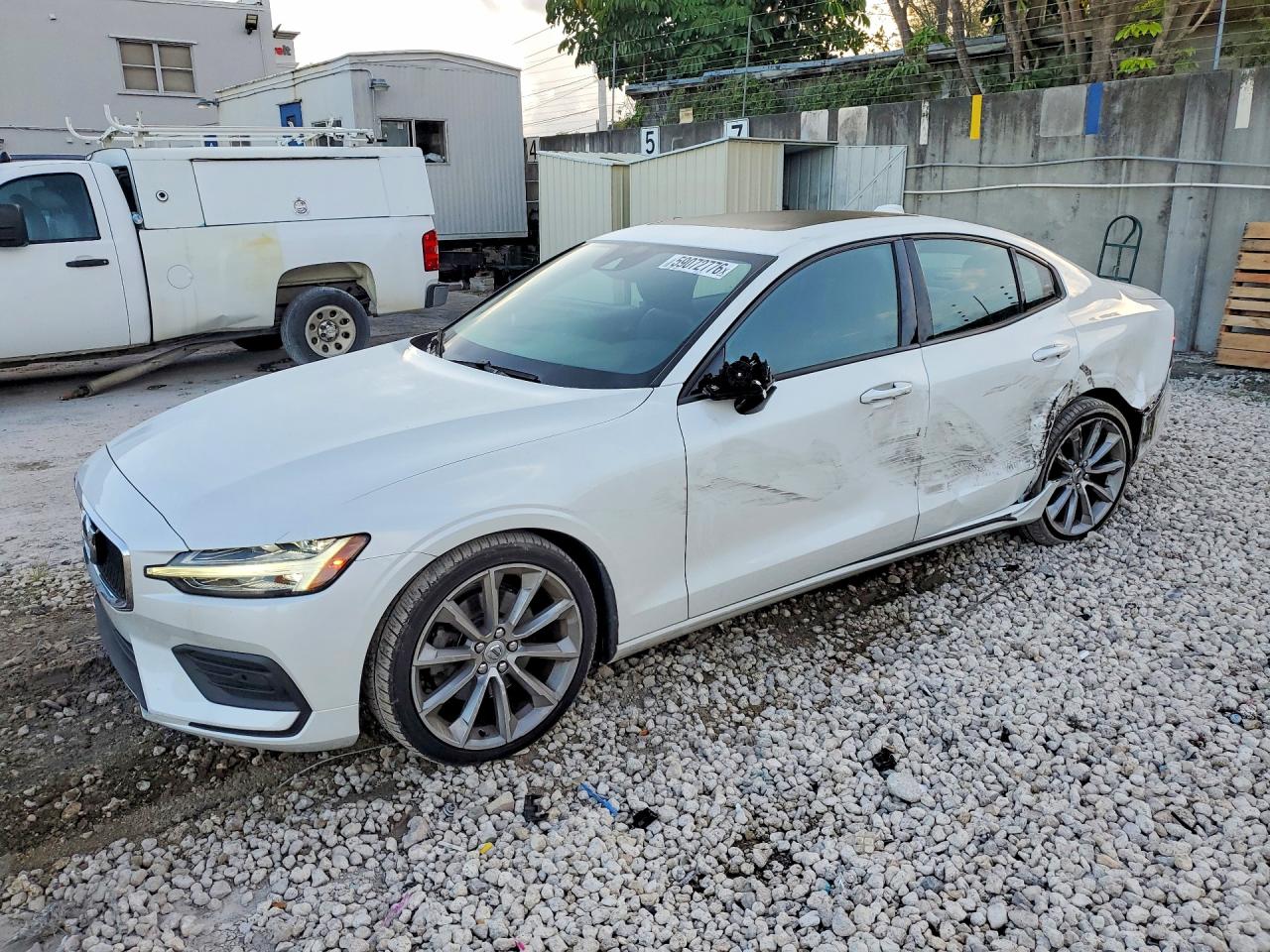 2020 VOLVO S60 Momentum