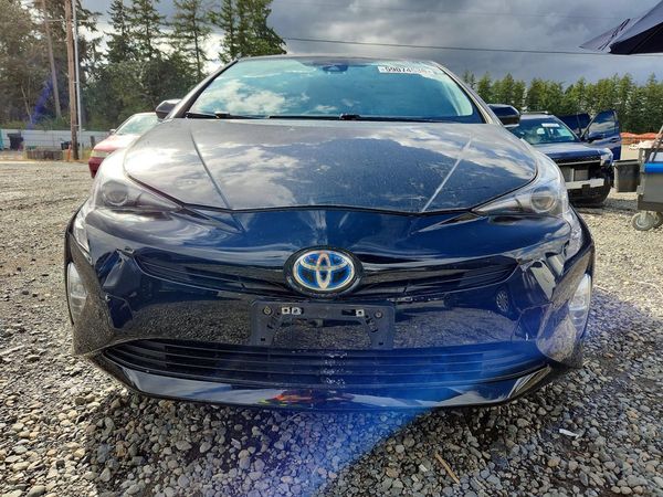 2016 TOYOTA PRIUS