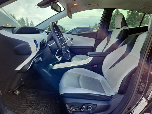 2016 TOYOTA PRIUS