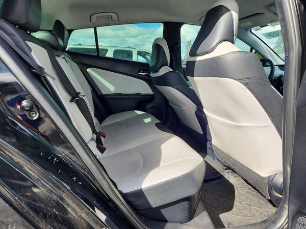 2016 TOYOTA PRIUS