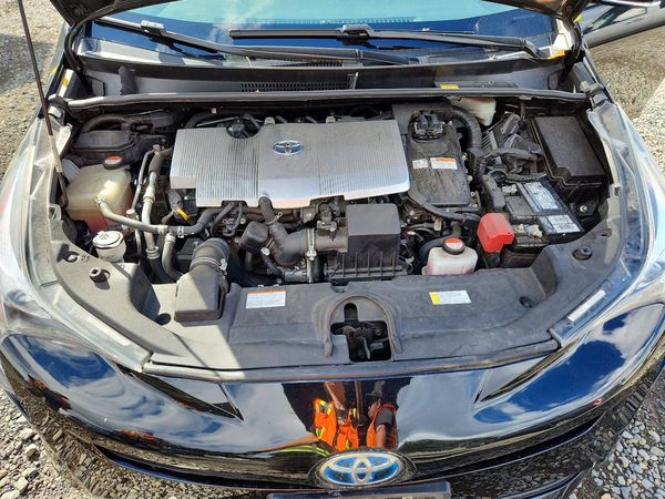 2016 TOYOTA PRIUS