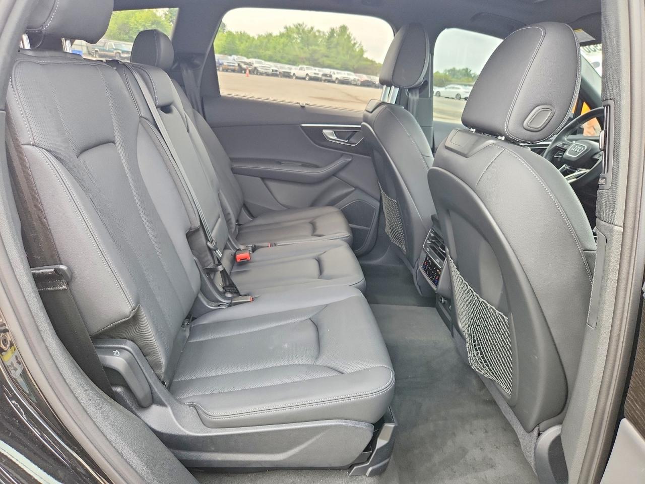 2025 AUDI Q7 quattro Premium Plus