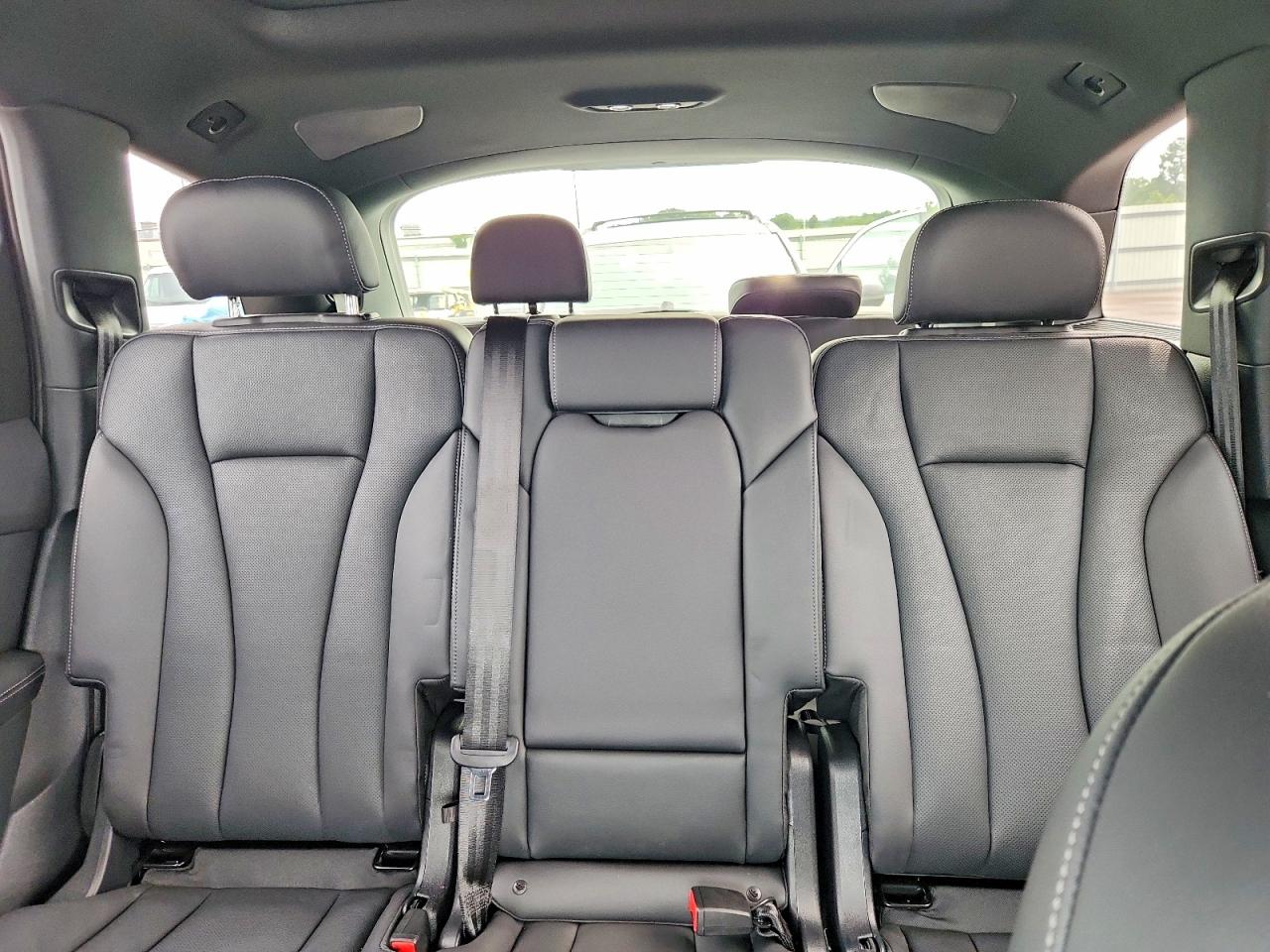 2025 AUDI Q7 quattro Premium Plus