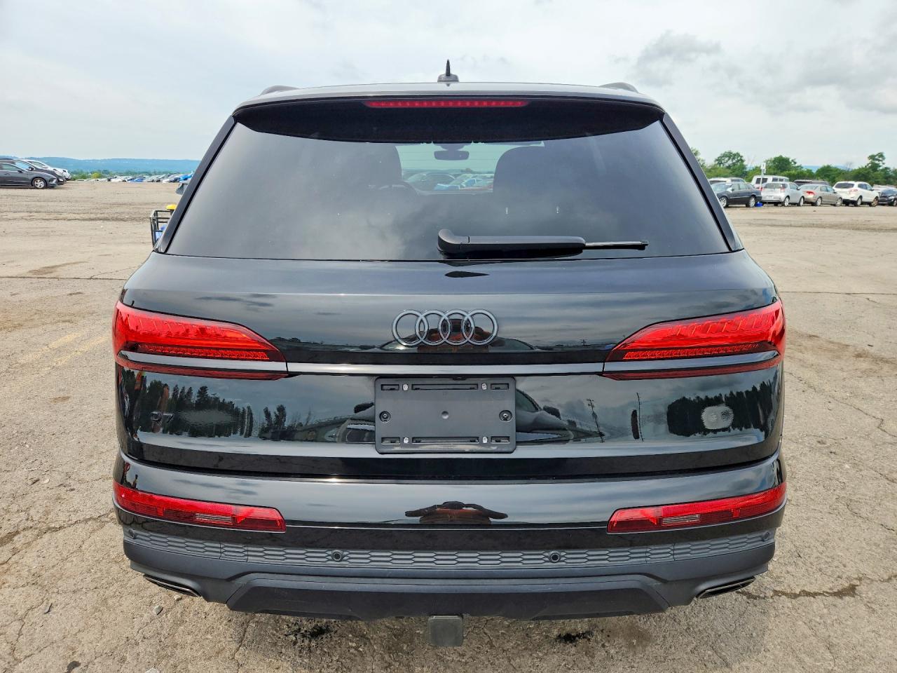 2025 AUDI Q7 quattro Premium Plus