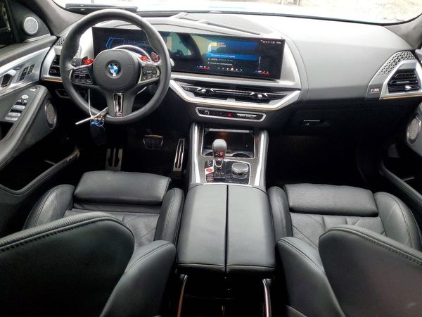2025 BMW XM