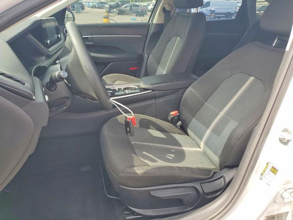 2022 HYUNDAI SONATA SE