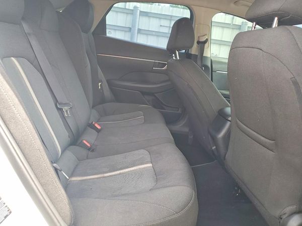 2022 HYUNDAI SONATA SE