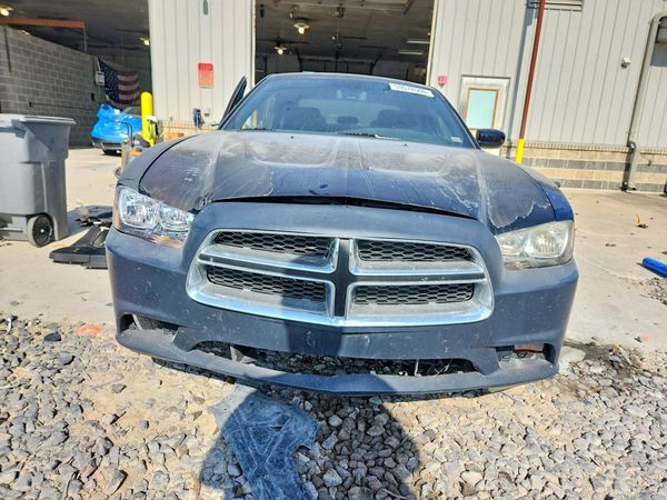 2013 DODGE CHARGER SE