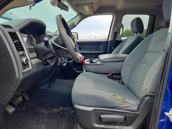 2017 RAM 1500 ST QUAD CAB 4X4