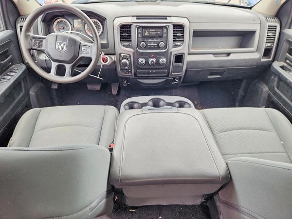 2017 RAM 1500 ST QUAD CAB 4X4