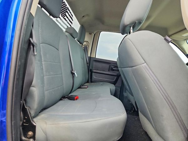 2017 RAM 1500 ST QUAD CAB 4X4