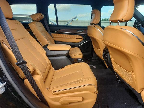 2025 JEEP GRAND CHEROKEE Summit