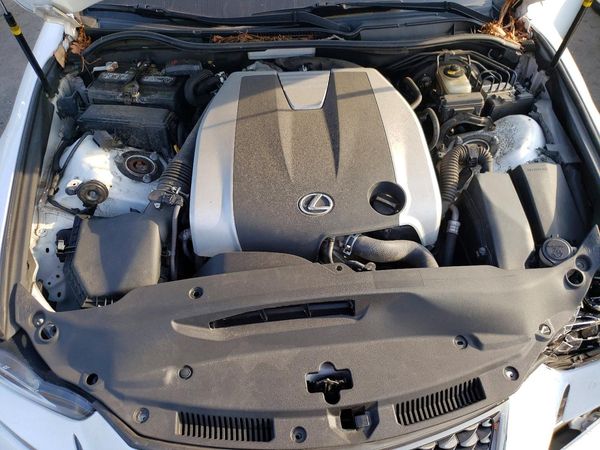 2017 LEXUS IS