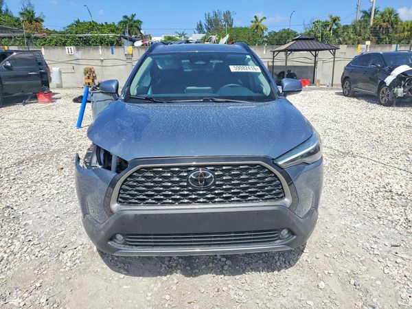 2023 TOYOTA COROLLA CROSS XLE