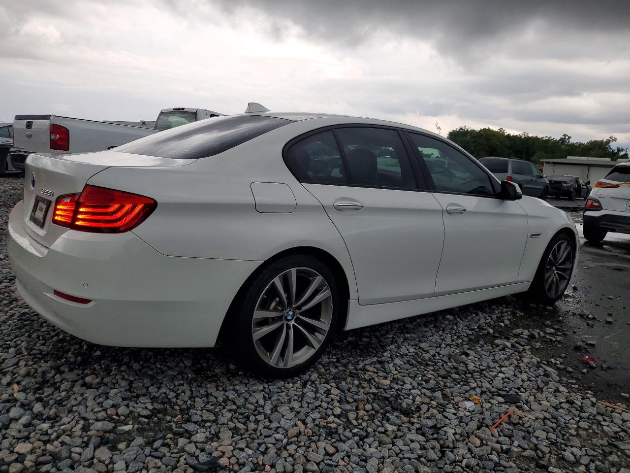 2016 BMW 528