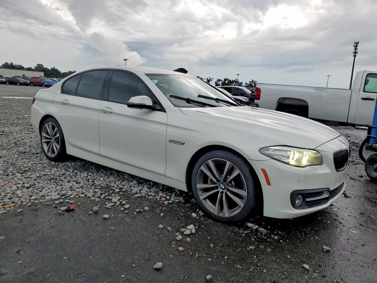 2016 BMW 528