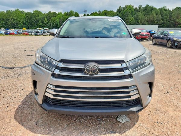 2017 TOYOTA HIGHLANDER