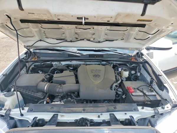 2022 TOYOTA TACOMA SR5