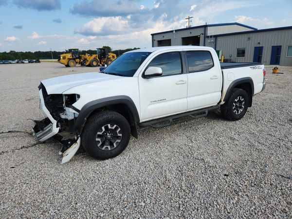 2016 TOYOTA TACOMA