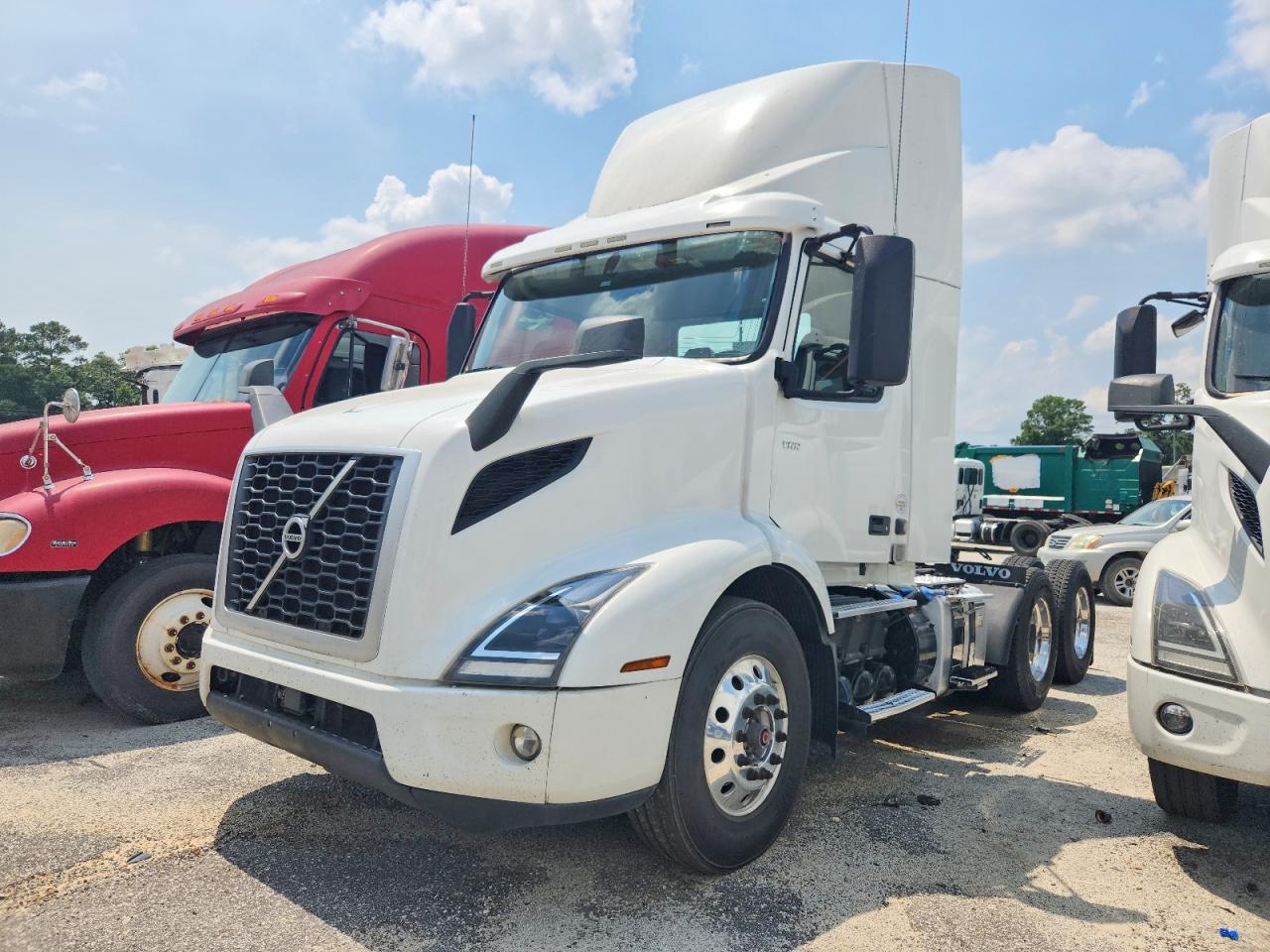 2019 VOLVO VNR
