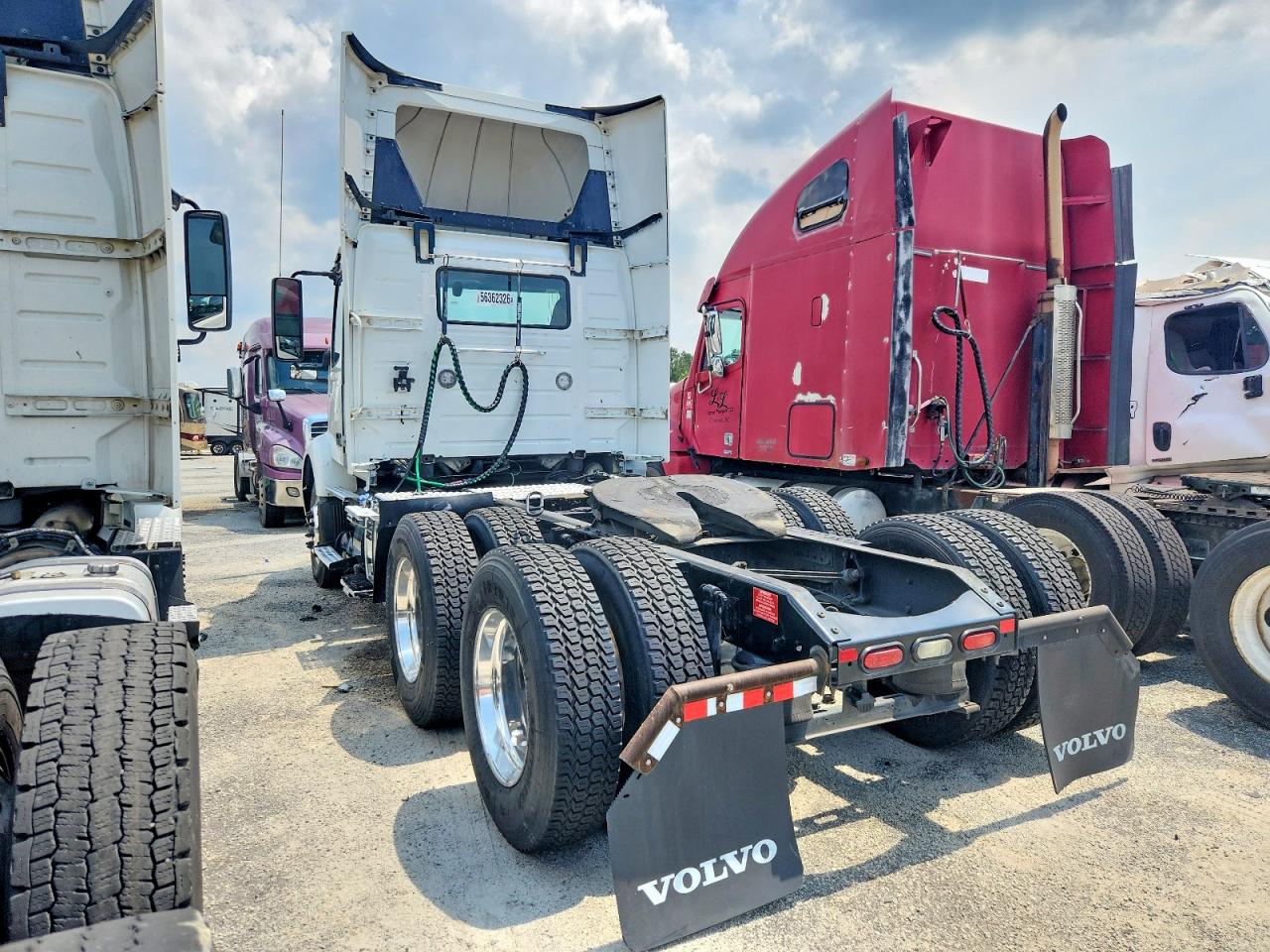 2019 VOLVO VNR