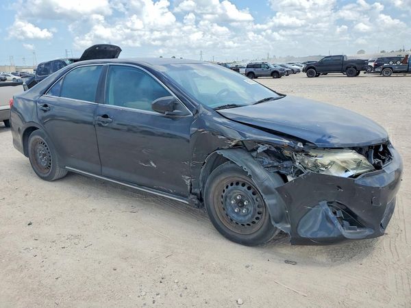2014 TOYOTA CAMRY