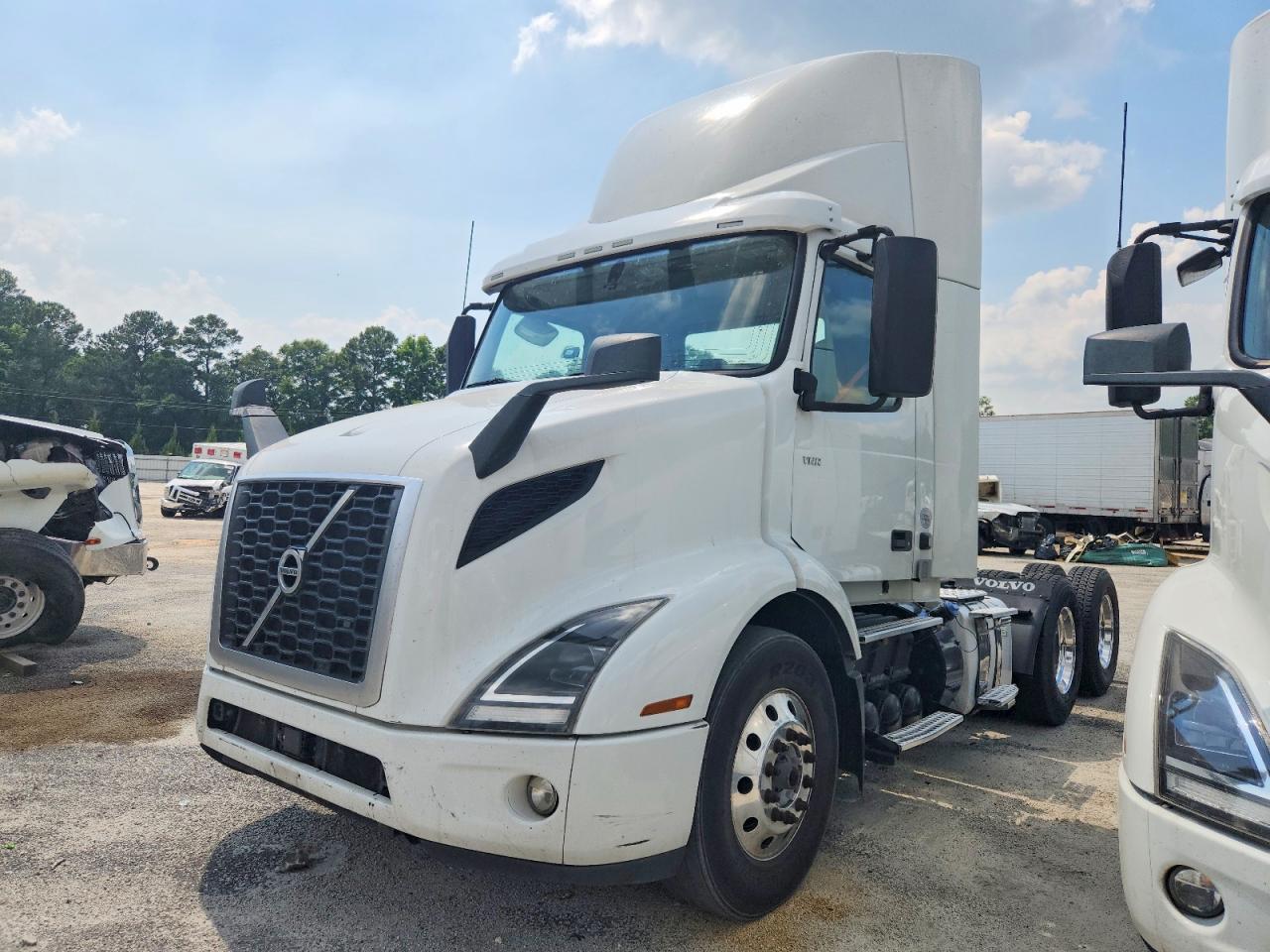 2019 VOLVO VNR