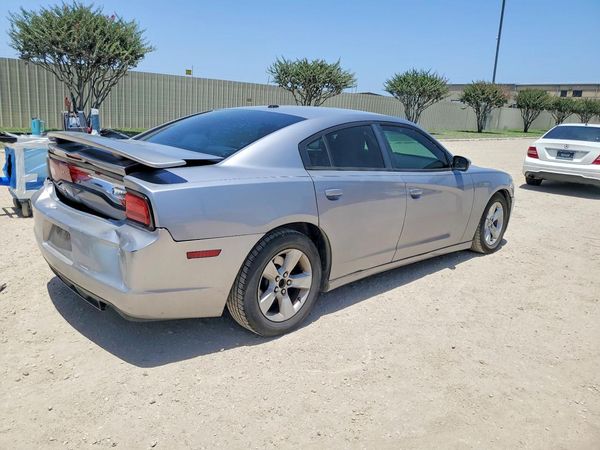2013 DODGE CHARGER SE RWD