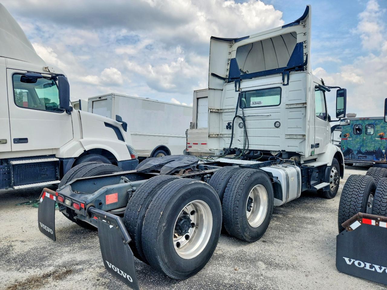 2019 VOLVO VNR