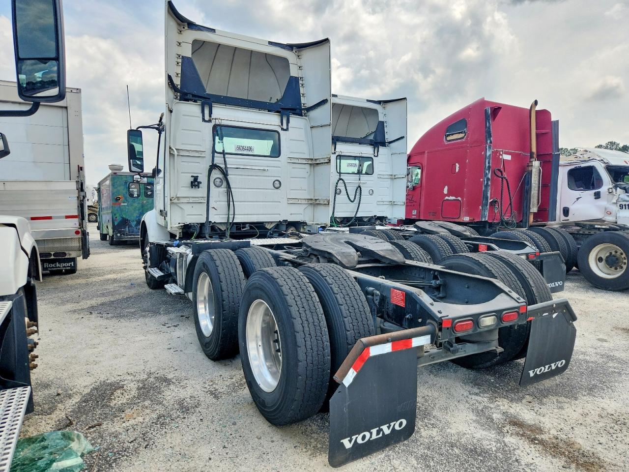 2019 VOLVO VNR