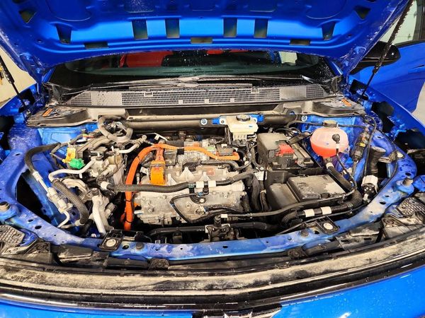 2025 CHEVROLET EQUINOX RS — Engine bay