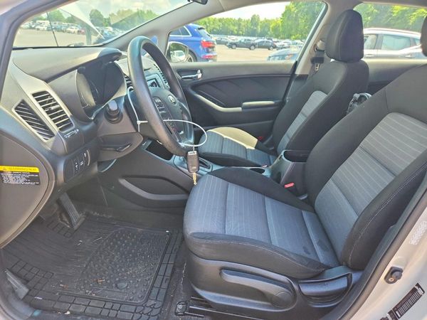 2016 KIA FORTE GL (Middle-Low Grade)