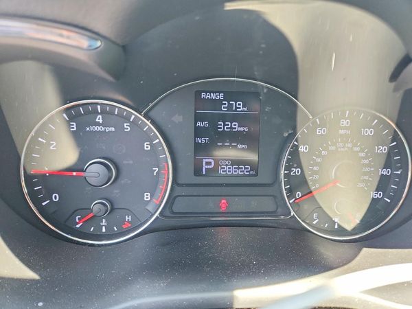 2016 KIA FORTE GL (Middle-Low Grade)