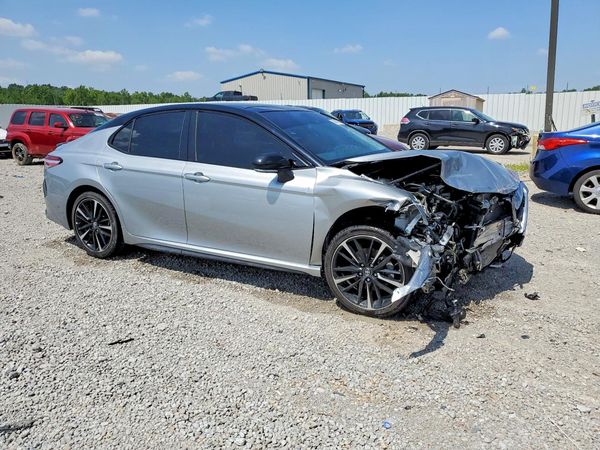 2020 TOYOTA CAMRY XSE