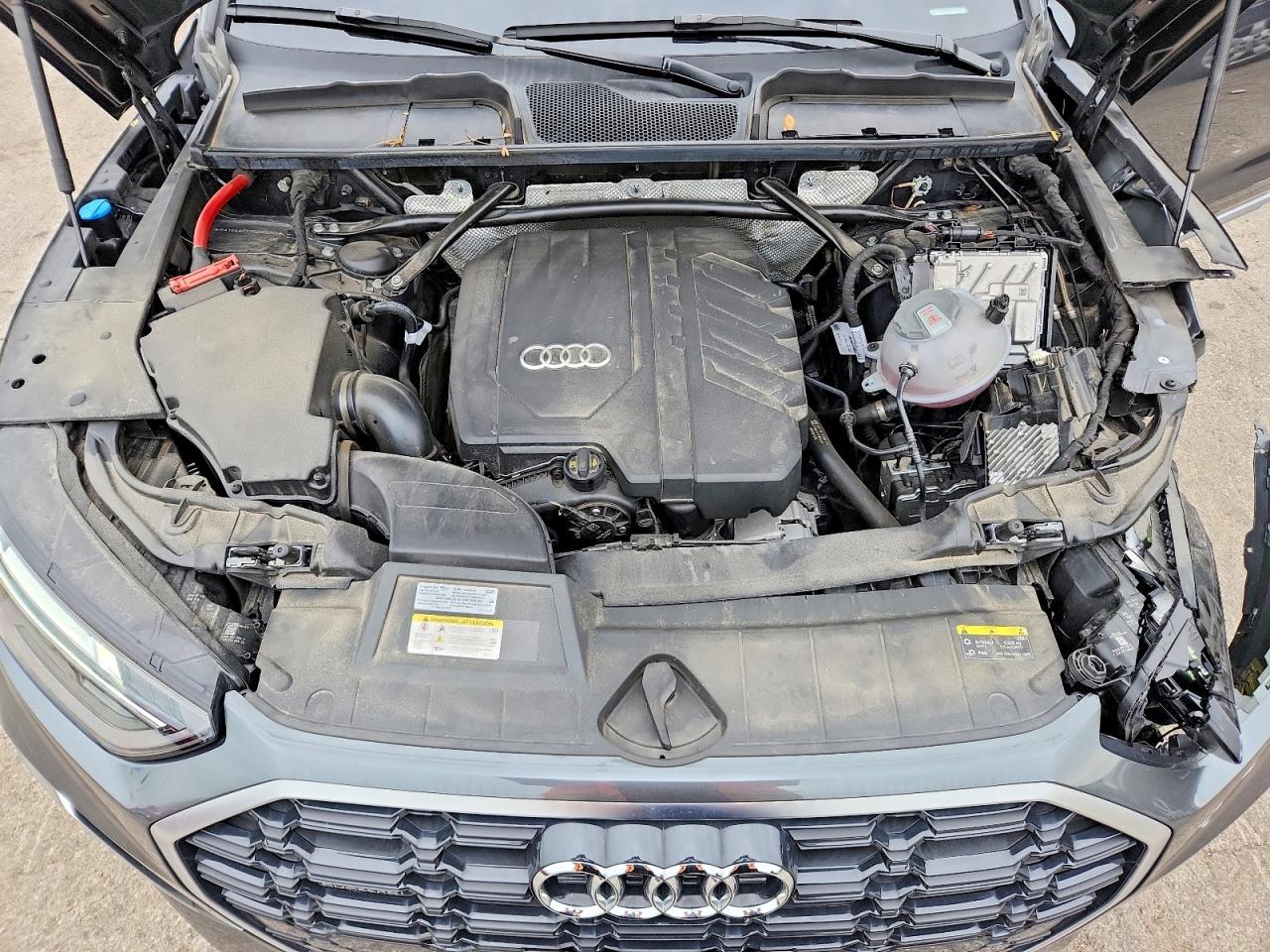 2024 AUDI Q5 S Line quattro Premium