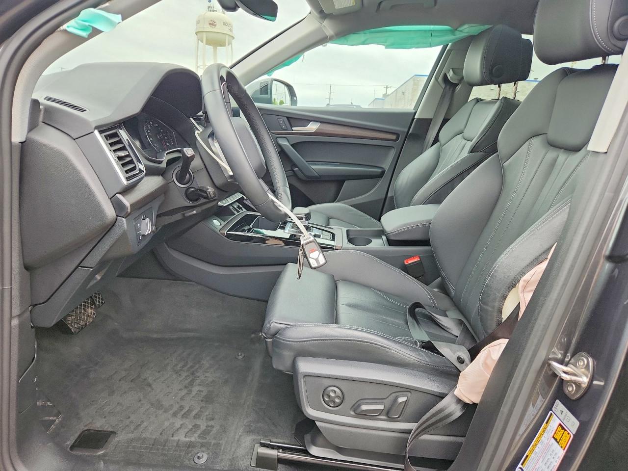 2024 AUDI Q5 S Line quattro Premium