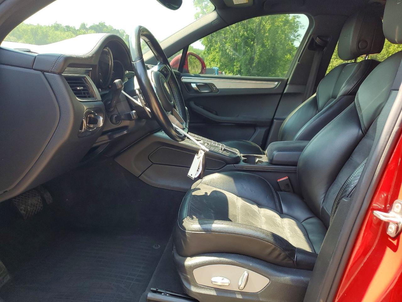 2017 PORSCHE MACAN