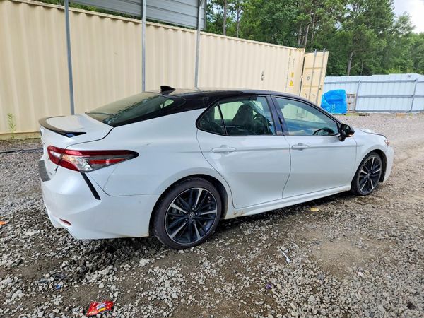 2018 TOYOTA CAMRY