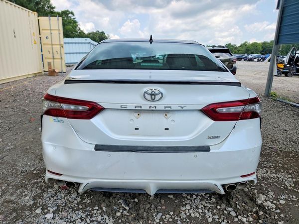 2018 TOYOTA CAMRY