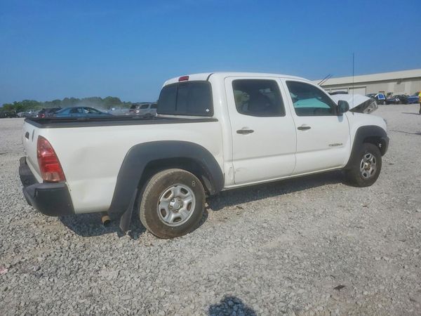 2015 TOYOTA TACOMA Delux Grade
