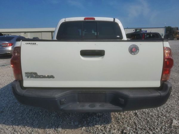 2015 TOYOTA TACOMA Delux Grade