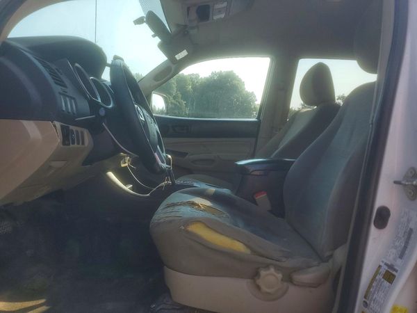 2015 TOYOTA TACOMA Delux Grade