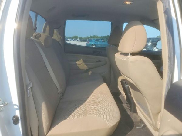 2015 TOYOTA TACOMA Delux Grade