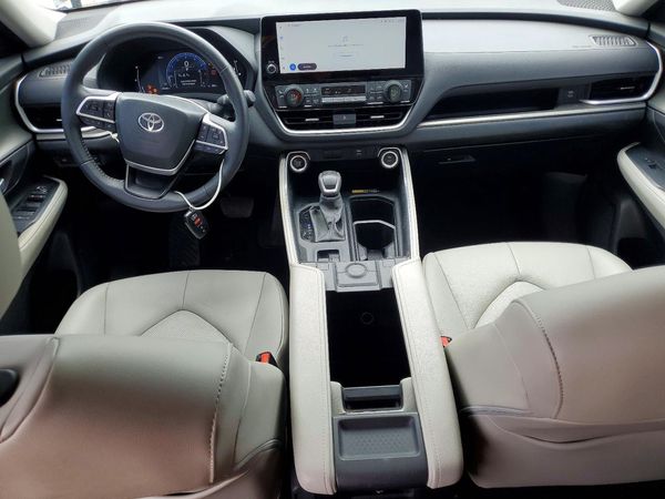 2024 TOYOTA GRAND HIGHLANDER