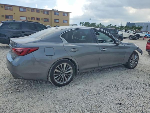 2021 INFINITI Q50 LUXE
