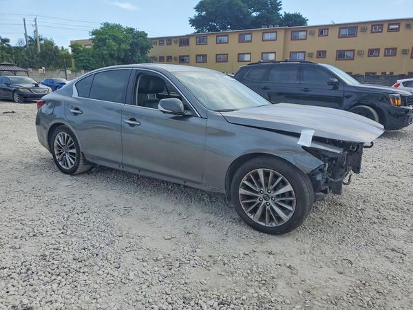2021 INFINITI Q50 LUXE