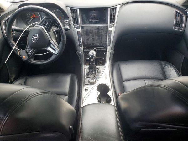 2021 INFINITI Q50 LUXE