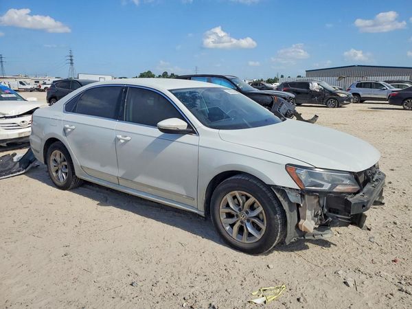 2017 VOLKSWAGEN PASSAT
